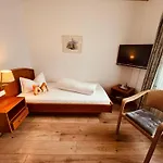 Hotel Kaiserstuehler-hof 3*