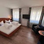Hotel Kaiserstuehler-hof 3*