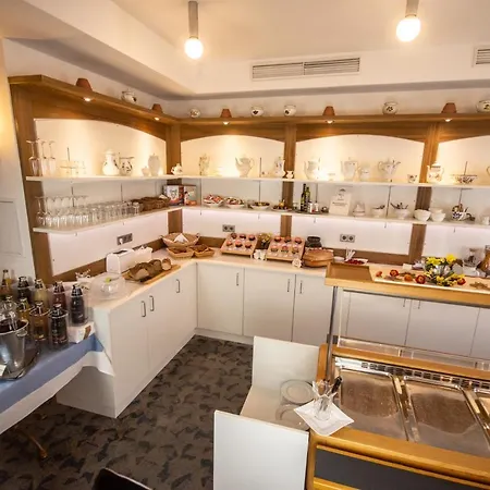 Kaiserstuehler-hof 3* بريساش ام رين