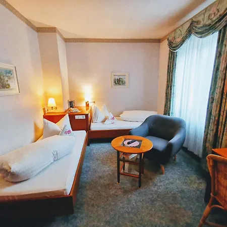 فندق Kaiserstuehler-hof بريساش ام رين