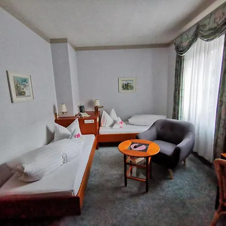 Отель Kaiserstuehler-hof Breisach