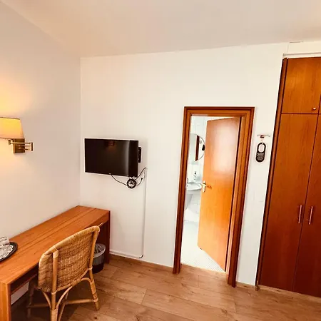 Hotel Kaiserstuehler-hof 3*