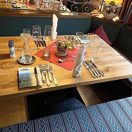 Hotel Kaiserstühler-hof 3*