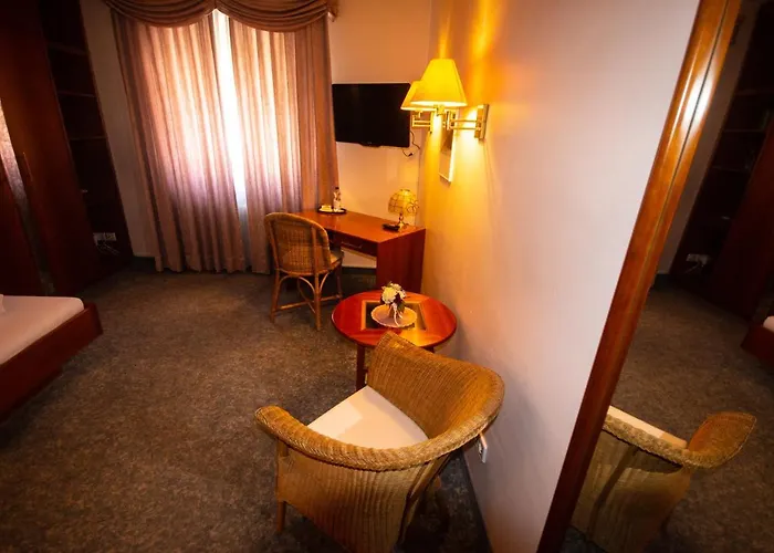 מלון Kaiserstuehler-hof 3*